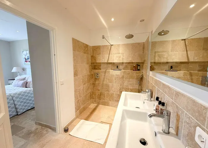 Semesterbostad Maison Moderne Avec Amarrage Prive - Port - Fr-1-868-34